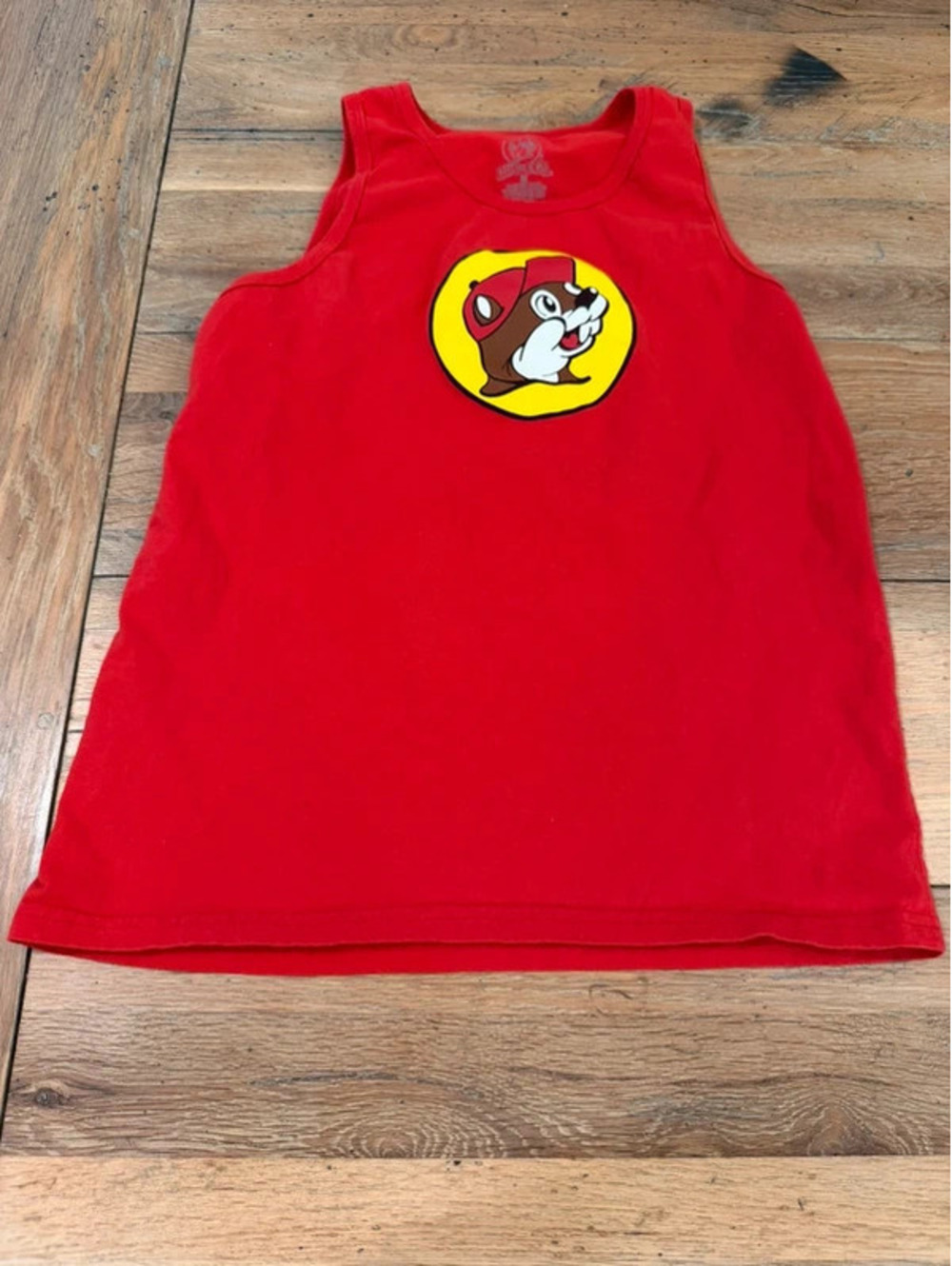 Bright red Buc-ee's graphic tank top Size women’s medium